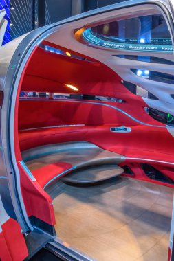 Frankfurt, Almanya - Eylül 2019: beyaz siyah otonom servis otobüsü Mercedes-Benz Vision Urbanetic, Iaa International Motor Show Auto Exhibtion