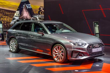 Frankfurt, Almanya - Eylül 2019: gümüş gri Audi S4 A4 B9 8w Avant emlak vagon kombi aile otomobili, Iaa Uluslararası Motor Show Otomatik Exhibtion