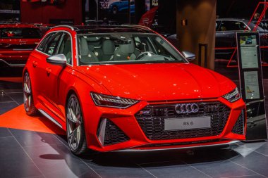 Frankfurt, Almanya - Eylül 2019: kırmızı Audi Rs6 Avant C8 emlak vagon kombi aile otomobili, Iaa Uluslararası Motor Show Otomatik Exhibtion