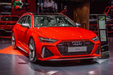 Frankfurt, Almanya - Eylül 2019: kırmızı Audi Rs6 Avant C8 emlak vagon kombi aile otomobili, Iaa Uluslararası Motor Show Otomatik Exhibtion