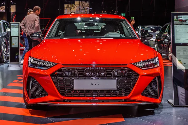 FRANKFURT, GERMANY - SEPT 2019: red AUDI RS7 A7 4K8 sedan, IAA International Motor Show Auto Exhibtion — Stock Photo, Image