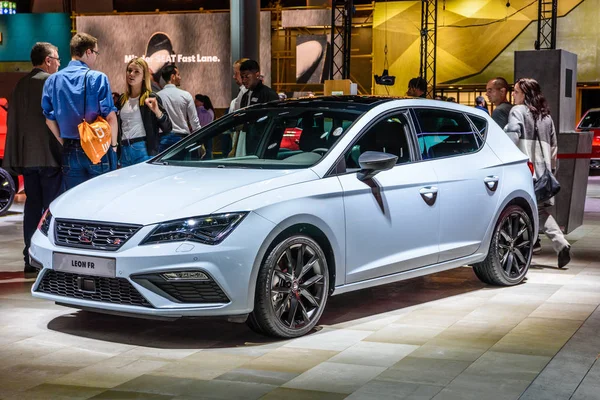 FRANKFURT, JERMANY - SEPT 2019: white SEAT LEON FR electric hatchback, IAA International Motor Show Auto Exhibtion — Stok Foto