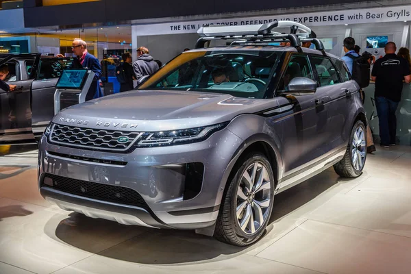 FRANKFURT, ALEMANIA - SEPTIEMBRE 2019: acero gris LAND ROVER RANGE ROVER VELAR SPORT L405, IAA International Motor Show Auto Exhibtion — Foto de Stock