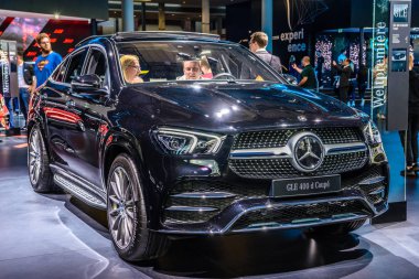 Frankfurt, Almanya - Eylül 2019: siyah Mercedes-Benz Gle 400 d coupe Suv, Iaa International Motor Show Auto Exhibtion