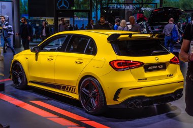 Frankfurt, Almanya - Eylül 2019: sarı Mercedes-Benz Amg A 35 4matic W177 hatchback, Iaa International Motor Show Auto Exhibtion