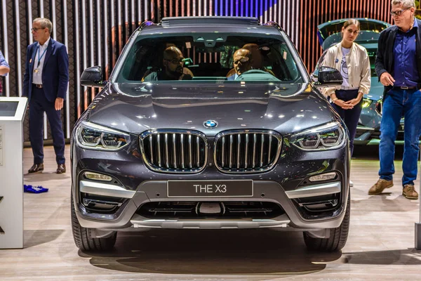 Frankfurt, Niemcy-wrzesień 2019: szary BMW x3 G01 hybrydowy elektryczny samochód SUV, IAA międzynarodowy Motor Pokaż Auto wystawca — Zdjęcie stockowe