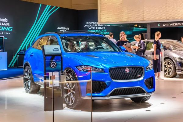 Frankfurt, Németország-szeptember 2019: kék Jaguar F-Pace SUV, IAA nemzetközi motor show Auto kiállítás — Stock Fotó