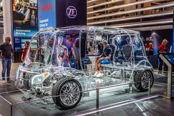 Frankfurt, Niemcy-wrzesień 2019: koncepcja samochodu elektrycznego, IAA International Motor Show Auto wystawanie Obrazy Stockowe bez tantiem