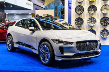 Frankfurt, Almanya - Eylül 2019: beyaz Jaguar I-Space İngiliz otomotiv şirketi Jaguar Land Rover Jlr, Iaa International Motor Show Auto Exhibtion tarafından üretilen bir pil-elektrikli crossover Suv