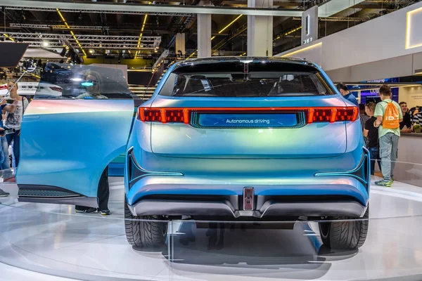 Frankfurt, Deutschland - September 2019: himmelblaue Großwandmotoren wey-x concept Elektro-Geländewagen, iaa Internationale Automobilausstellung — Stockfoto