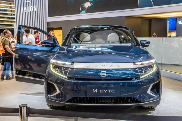 FRANKFURT, GERMANY - SEPT 2019: синий BYTON M-BYTE китайский внедорожник, IAA International Motor Show Auto Exhibtion — стоковое фото