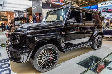 Frankfurt, Almanya - Eylül 2019: siyah Mercedes-Benz G sınıfı Brabus 850 Widestar W463 SUv, Iaa Uluslararası Otomobil Fuarı Otomobil Fuarı