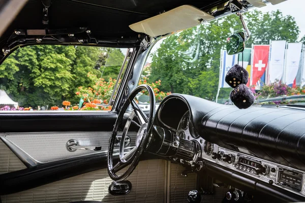 Baden Baden, Germany - July 2019: black leather interior of Ford Thunderbird first generation cabrio roadster 1955, old timer meeting in Kurpark — 图库照片