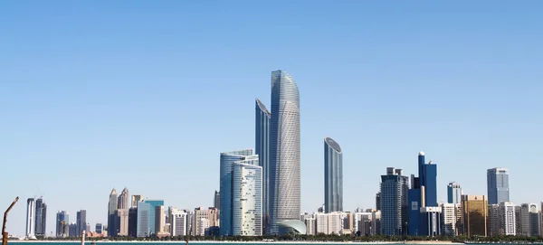 Abu Dhabi Skyline Eau —  Fotos de Stock