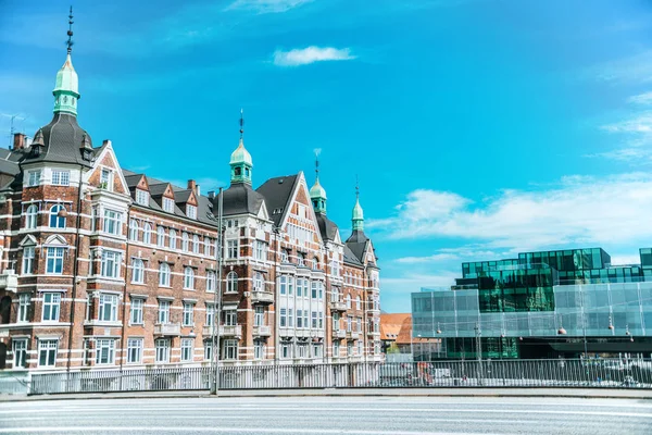 Urban Scen Med Vacker Arkitektur Köpenhamn Och Molnig Himmel Danmark — Stockfoto