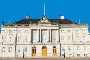 güzel mimari tarihi Amalienborg kale sütunlar ve heykeller, Kopenhag, Danimarka