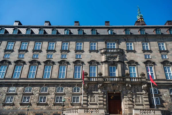城市场面与历史 Christiansborg 宫殿在哥本哈根 — 免费的图库照片