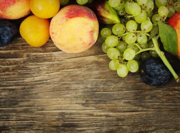 Frutas Otoño Sobre Fondo Madera Witn Espacio Copia —  Fotos de Stock