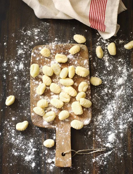 Gnocchi Papa Casero Sin Cocer Sobre Fondo Madera Vista Superior —  Fotos de Stock