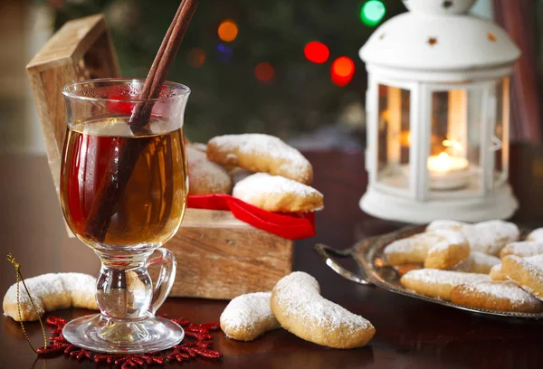 Biscoitos Crescentes Amêndoa Xícara Chá Canela — Fotografia de Stock