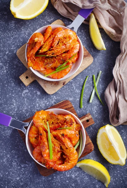 Shrimps Roasted Frying Pan Lemon Garlic Top View — Stock Photo, Image