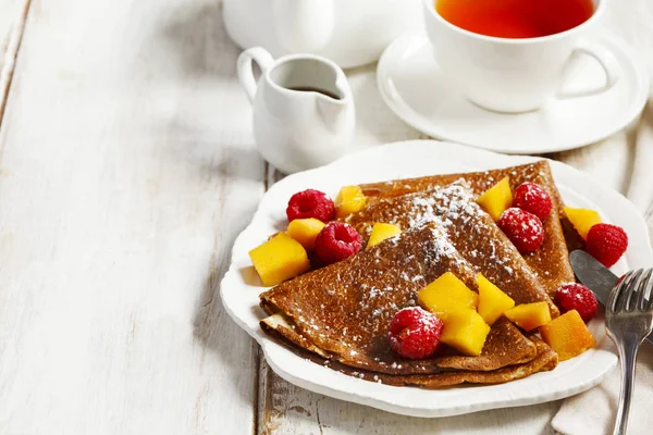 Crepes Fresh Mango Raspberries — Stock Photo, Image