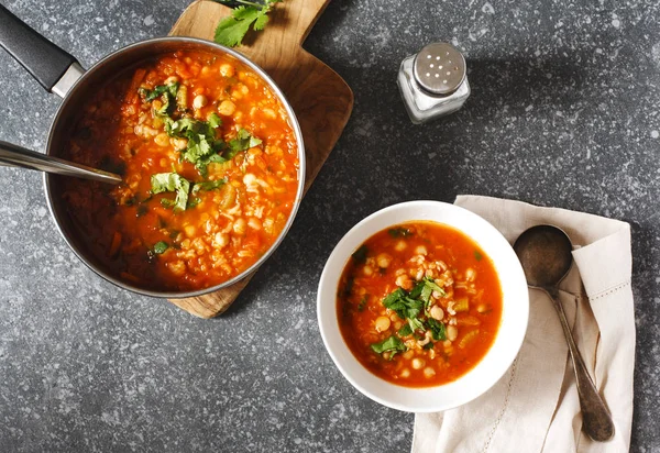 Marokkaanse Soep Met Kikkererwten Bovenaanzicht — Stockfoto