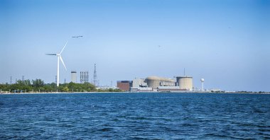 Pickering Nükleer Üretim Tesisi, Ontario Gölü görünümü, 