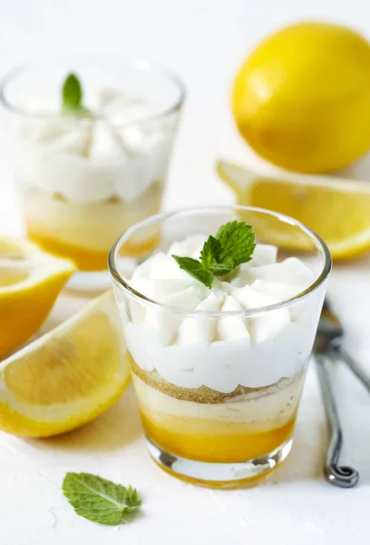 Limoncello - italian Dessert.  Lemon Cheesecake Mousse with Whip — Stock Photo, Image