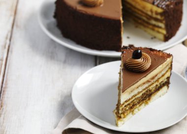 tiramisu pastası parçası