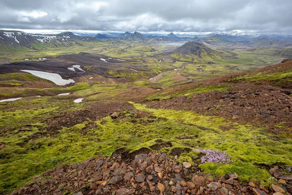 Scenic nature landscape of Landmannalaugar in Iceland during Laugavegur trek. — Stock Photo, Image