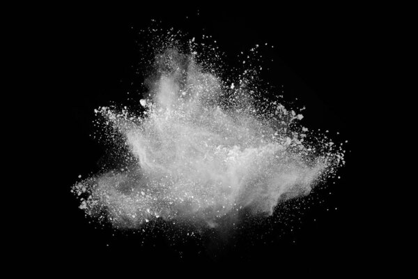 Взрыв белого пороха на черном фоне. Цветное облако. Разноцветная пыль взрывается. Холи, Пейнт.