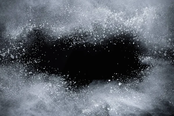 Explosion Von Weißem Pulver Auf Schwarzem Hintergrund Farbige Wolke Bunter — Stockfoto