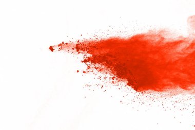 Beyaz arka planda turuncu toz patlaması. Renkli bulut. Renkli toz patlar. Boya Holi.