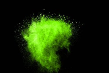 Siyah arka planda yeşil toz patlaması. Renkli bulut. Renkli toz patlar. Boya Holi.