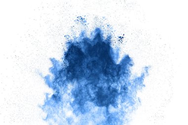 Beyaz arka planda mavi renkli toz patlaması. Renkli bulut. Renkli toz patlar. Boya Holi.
