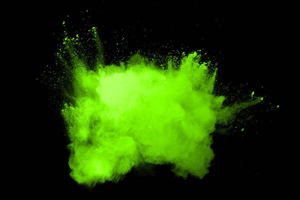Движение абстрактного взрыва пыли застыло зеленым на черном фоне. Остановить движение порошка зеленого цвета на черном фоне. Взрывной порох зеленый на черном фоне
.