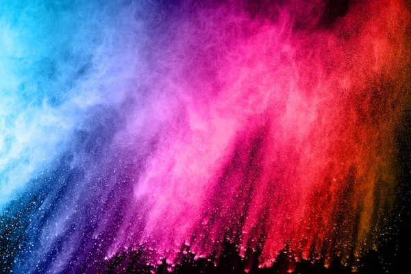 추상적 색깔의 폭발검은 뿌려진 추상적 파우더 던지는 분말의 색깔의 — 스톡 사진