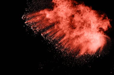 Siyah arka planda Yaşayan Mercan renk pudrası patlaması. Renkli bulut. Renkli toz patlar. Boya Holi.