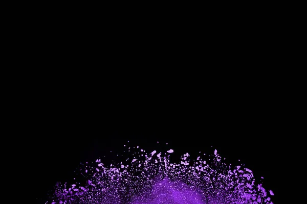 Movimento Explosão Poeira Abstrata Congelado Roxo Sobre Fundo Preto Pare — Fotografia de Stock