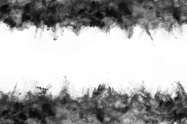 Beyaz zemin üzerinde kömür parçacıkları, beyaz zemin üzerine serpilmiş soyut toz, patlayan kara barutun dondurucu hareketi veya barut atmak.