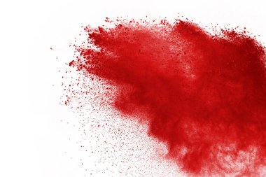 Beyaz zemin üzerinde kömür parçacıkları, beyaz zemin üzerine serpilmiş soyut toz, patlayan kara barutun dondurucu hareketi veya barut atmak.