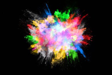 Siyah bir zemin üzerinde soyut renkli toz patlaması. Soyut toz püskürtülmüş arka plan, renk tozunun patlaması / renk tozunun dondurucu hareketi, çok renkli sim dokusu.