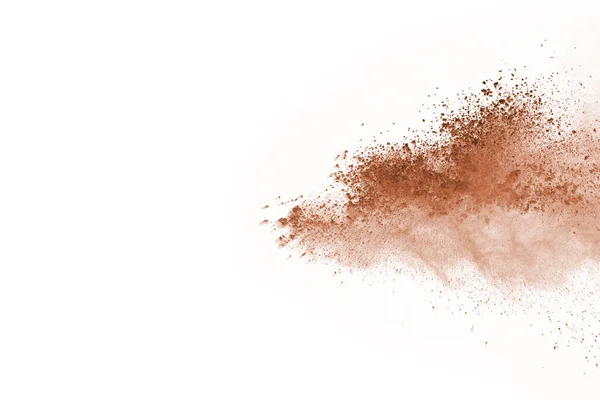 Beyaz arka planda kahverengi renkli toz patlaması. Renkli bulut. Renkli toz patlar. Boya Holi.