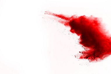 Beyaz arka planda izole edilmiş kırmızı barutun patlaması hareketsiz. Kırmızı toz bulutunun soyut tasarımı. Parçacık patlaması ekran koruyucusu, duvar kağıdı