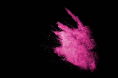 Siyah arka planda pembe toz patlaması. Renkli bulut. Renkli toz patlar. Boya Holi.