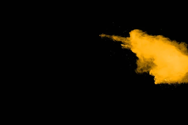 Gefrierbewegung Der Gelben Staubexplosion Isoliert Auf Schwarzem Hintergrund — Stockfoto