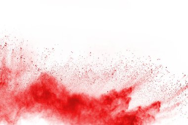 Beyaz arka planda izole edilmiş kırmızı barutun patlaması hareketsiz. Kırmızı toz bulutunun soyut tasarımı. Parçacık patlaması ekran koruyucusu, duvar kağıdı
