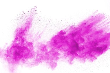 Beyaz zemin üzerinde kömür parçacıkları, beyaz zemin üzerine serpilmiş soyut toz, patlayan kara barutun dondurucu hareketi veya barut atmak.