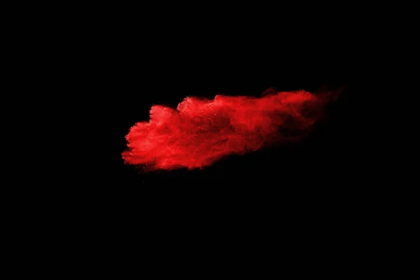 黒色の背景に赤粉末の抽象的な爆発 黒の背景にメッキ抽象的な赤粉末 赤い粉の爆発の凍結運動 — ストック写真